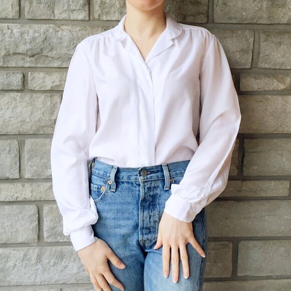 Vintage Tops - Vintage Classic White Button Down Top - Wardrobe Staple!